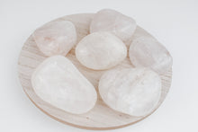 Load image into Gallery viewer, Large Quartz Palm Stones